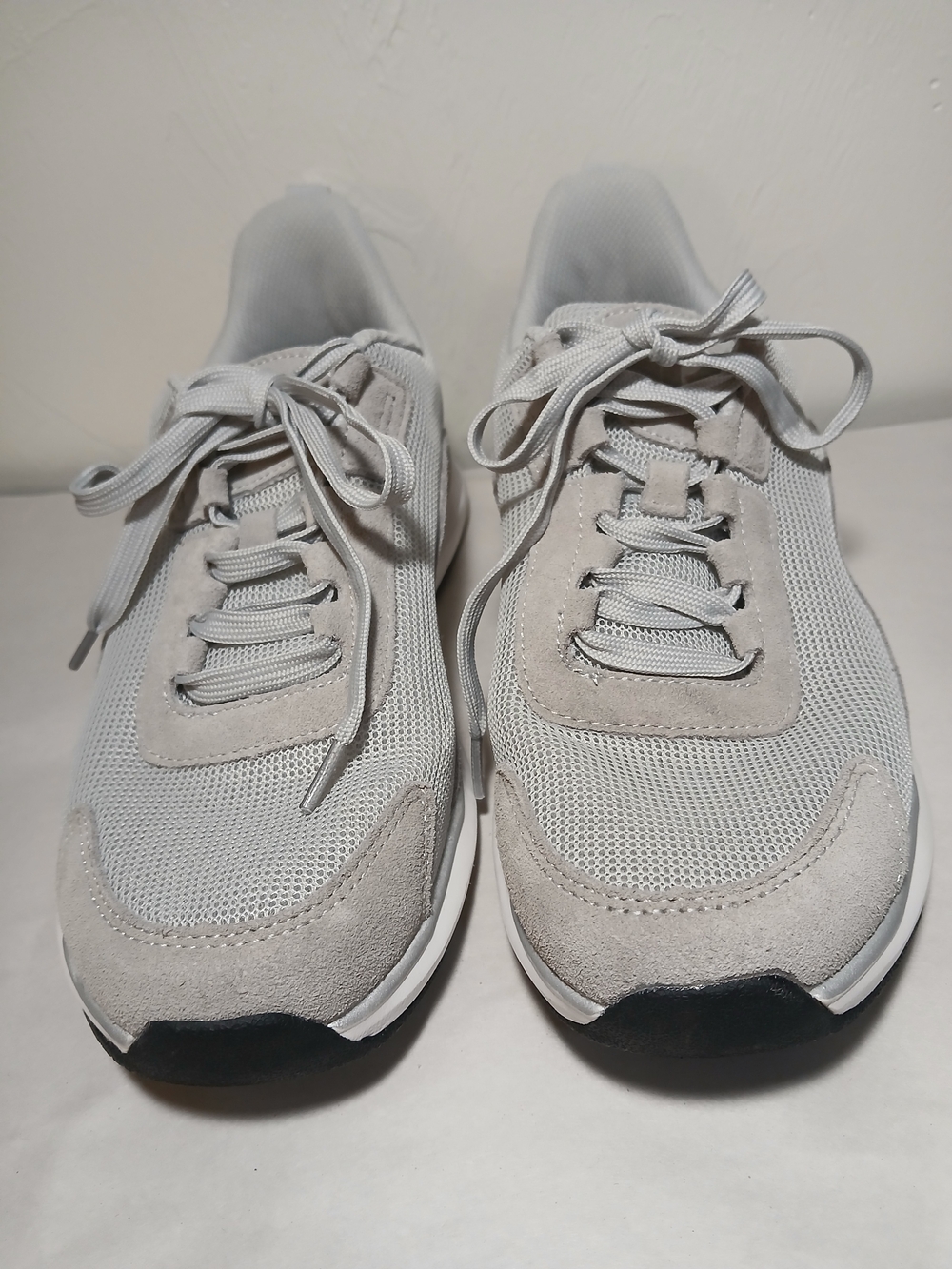 Earthing Sedona Women's Gray Mesh & Suede Grounding Sneakers Sz. 10